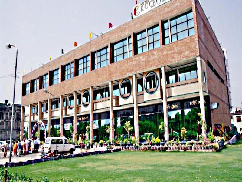 Kc Cross Road Hotel Panchkula Esterno foto