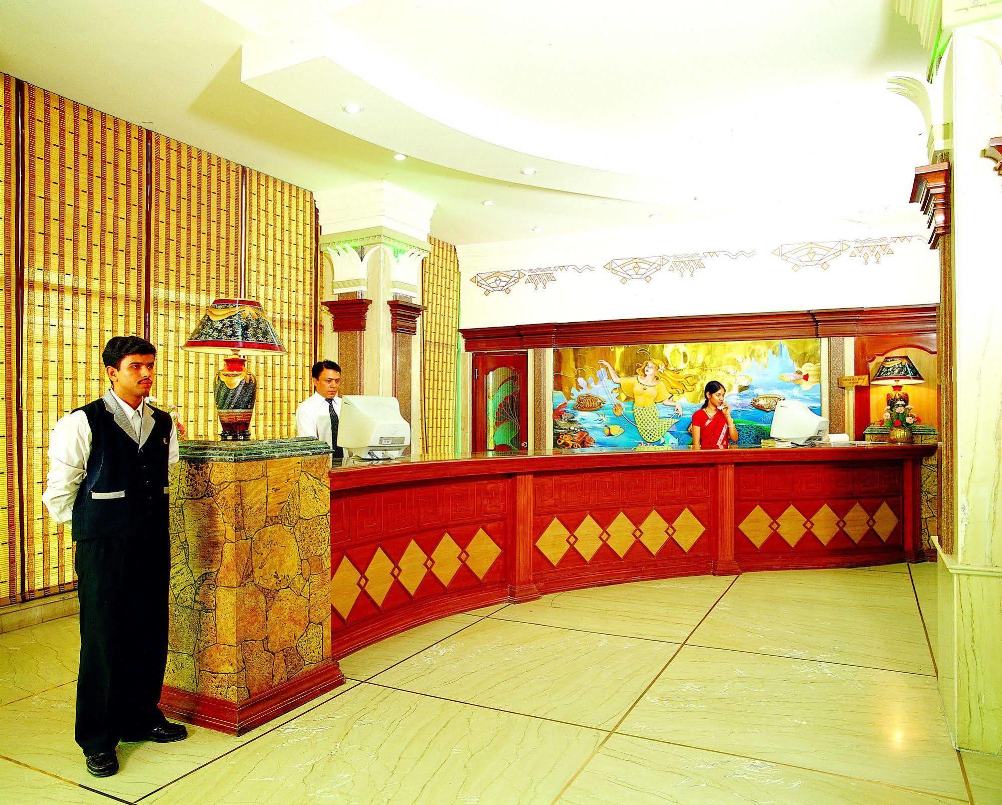 Kc Cross Road Hotel Panchkula Esterno foto